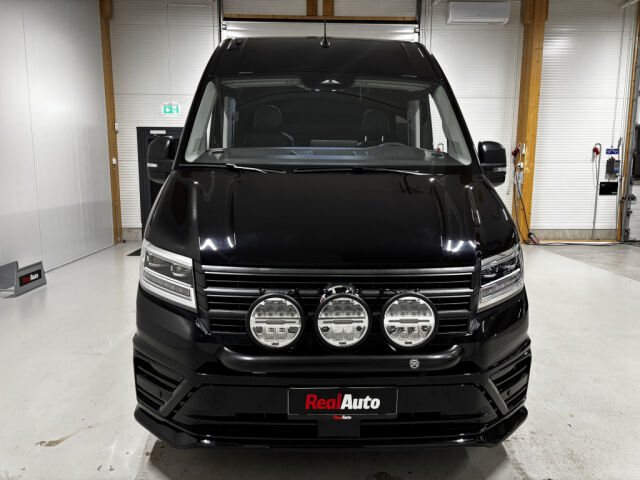 VOLKSWAGEN CRAFTER 2025 2.0TDI 177HV AUTOM. 4MOTION 2+3 M-A SIS ALV! *VARASTOSSA HETI UUSI FACELIFT*