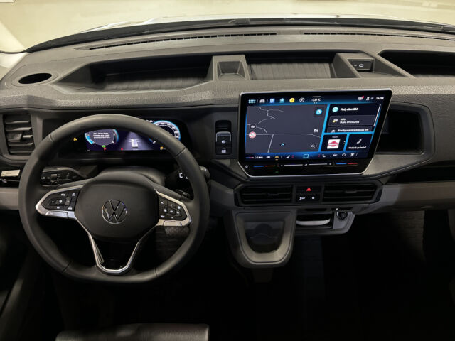 VOLKSWAGEN CRAFTER 2025 2.0TDI 177HV AUTOM. 4MOTION 2+3 M-A SIS ALV! *VARASTOSSA HETI UUSI FACELIFT*