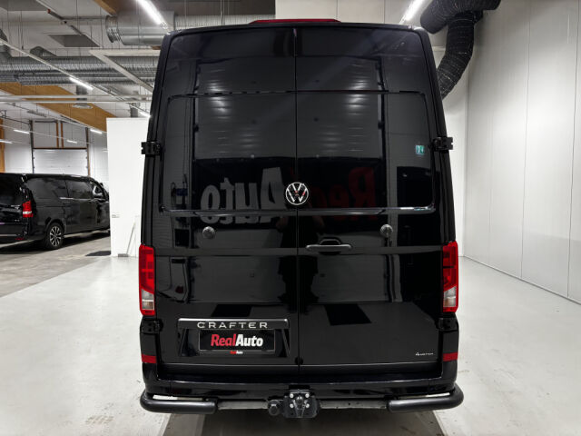 VOLKSWAGEN CRAFTER 2025 2.0TDI 177HV AUTOM. 4MOTION 2+3 M-A SIS ALV! *VARASTOSSA HETI UUSI FACELIFT*