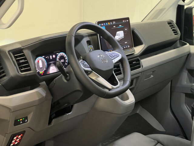 VOLKSWAGEN CRAFTER 2025 2.0TDI 177HV AUTOM. 4MOTION XXL 2+3 M-A SIS ALV! *UUSI FACELIFT HETI VARASTOSSA*