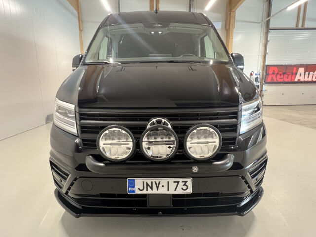 VOLKSWAGEN CRAFTER 2025 2.0TDI 177HV AUTOM. 4MOTION XXL 2+3 M-A SIS ALV! *UUSI FACELIFT HETI VARASTOSSA*