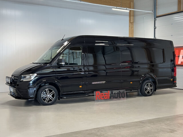 VOLKSWAGEN CRAFTER 2025 2.0TDI 177HV AUTOM. 4MOTION XXL 2+3 M-A SIS ALV! *UUSI FACELIFT HETI VARASTOSSA*