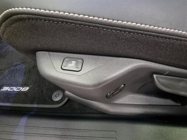 Peugeot 3008 2025 3008 Monikäyttöajoneuvo (AF) 5ov 1199cm3 A