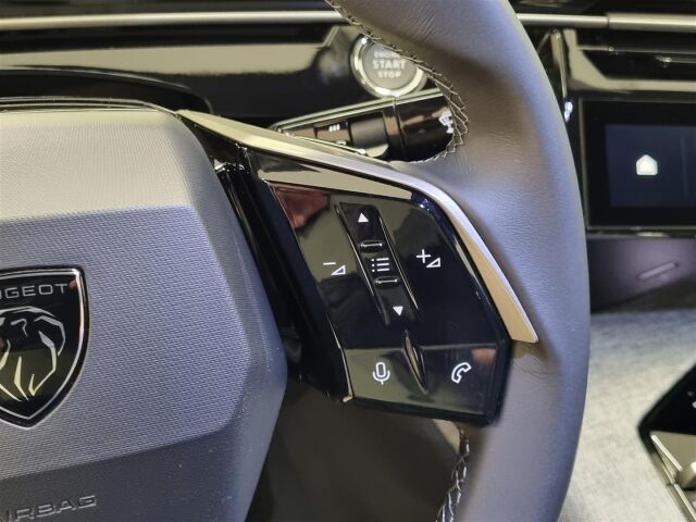 Peugeot 3008 2025 3008 Monikäyttöajoneuvo (AF) 5ov 1199cm3 A