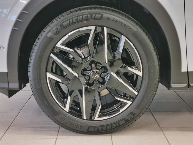 Peugeot 3008 2025 3008 Monikäyttöajoneuvo (AF) 5ov 1199cm3 A