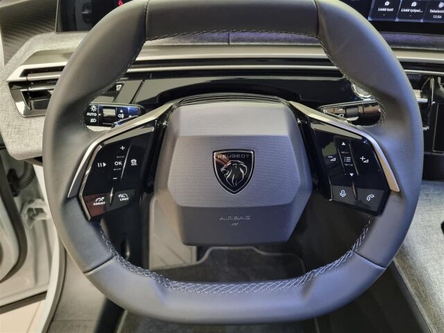 Peugeot 3008 2025 3008 Monikäyttöajoneuvo (AF) 5ov 1199cm3 A