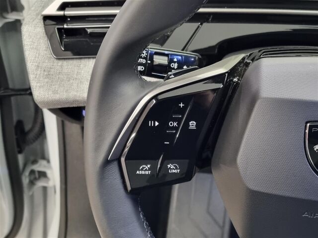 Peugeot 3008 2025 3008 Monikäyttöajoneuvo (AF) 5ov 1199cm3 A