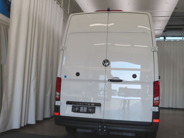 Volkswagen Crafter 2025 35 umpipakettiauto 2,0 TDI 130 kW 8at, 4490