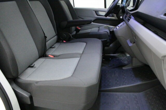 Volkswagen Crafter 2025 35 umpipakettiauto 2,0 TDI 130 kW 8at, 4490