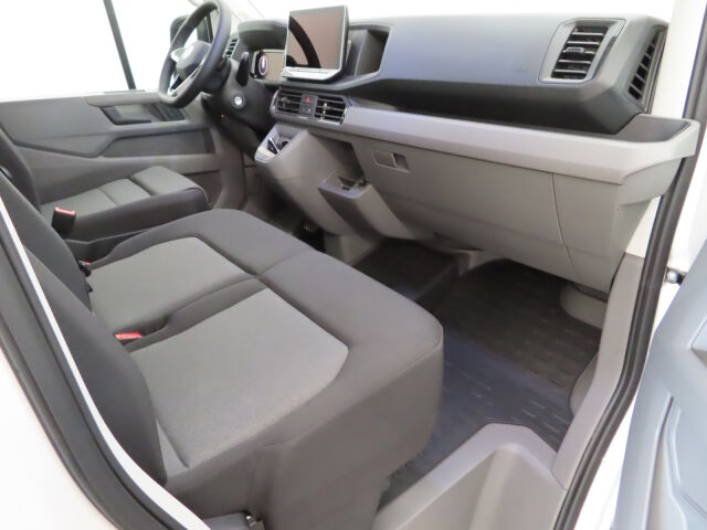 Volkswagen Crafter 2025 35 umpipakettiauto 2,0 TDI 130 kW 8at, 4490