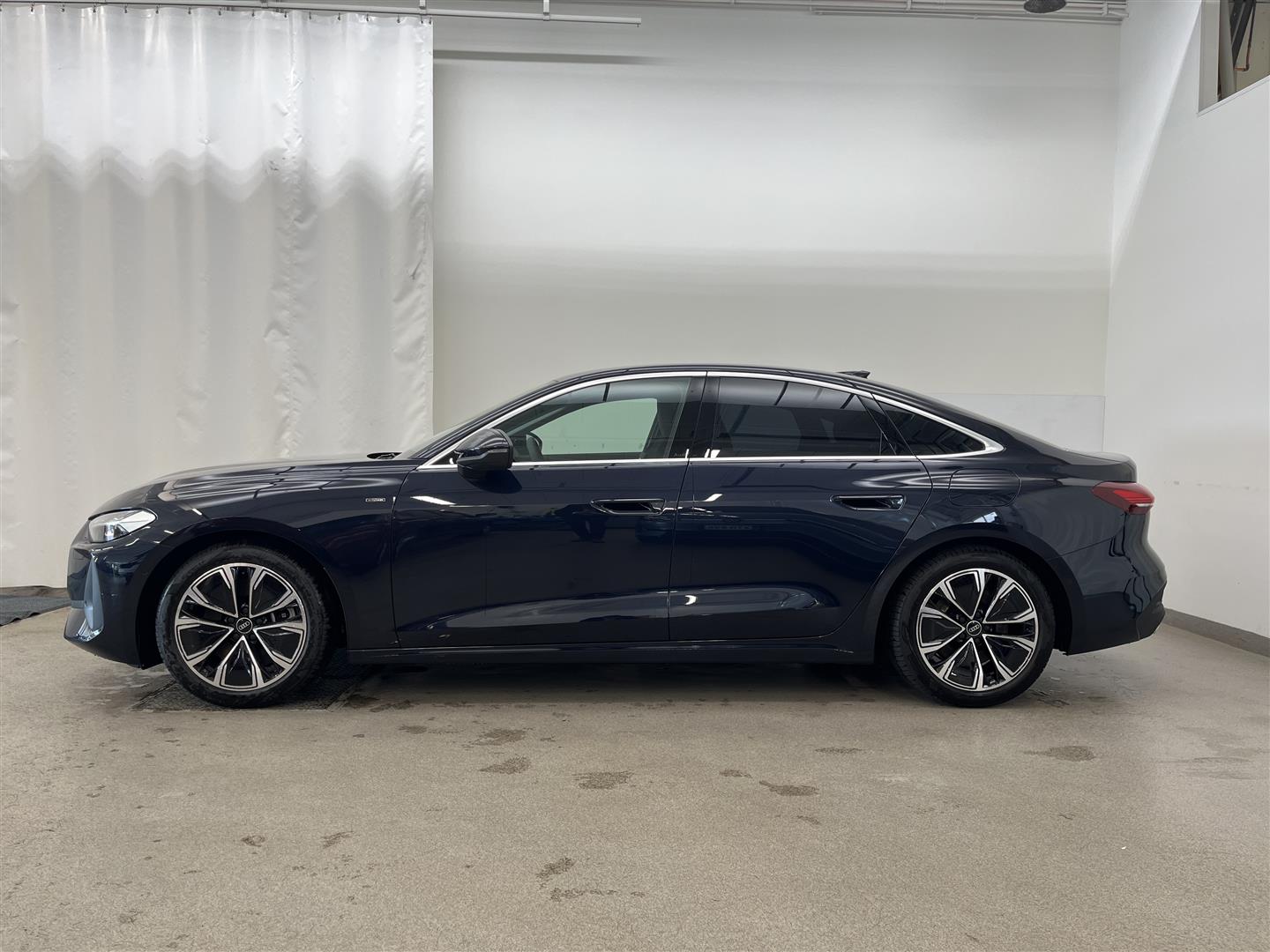 Audi A5 Sedan e-hybrid quattro 299 hv 2025, kuva 4/12