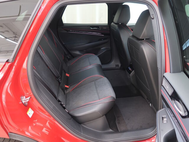 Volkswagen ID.7 2025 Tourer GTX 4MOTION 75-v Juhlamalli 250 kW, akku 86 kWh
