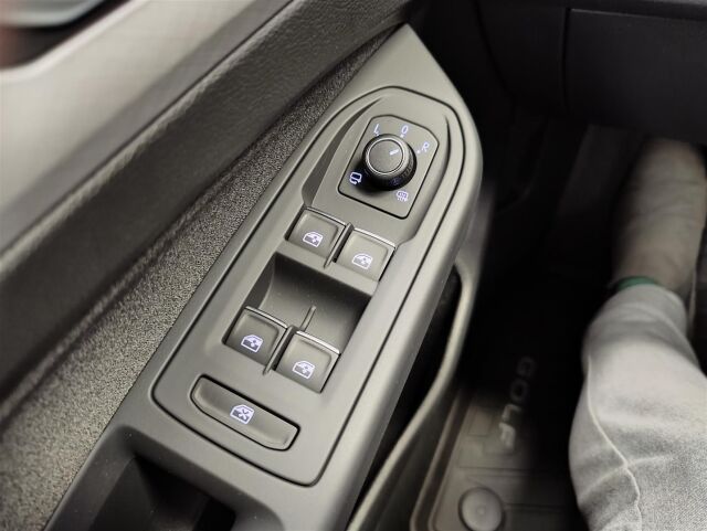 Volkswagen Golf 2025 HETI VAPAA! Variant Comfort Edition 1,5 eTSI 85 kW (MHEV) DSG-automaatti
