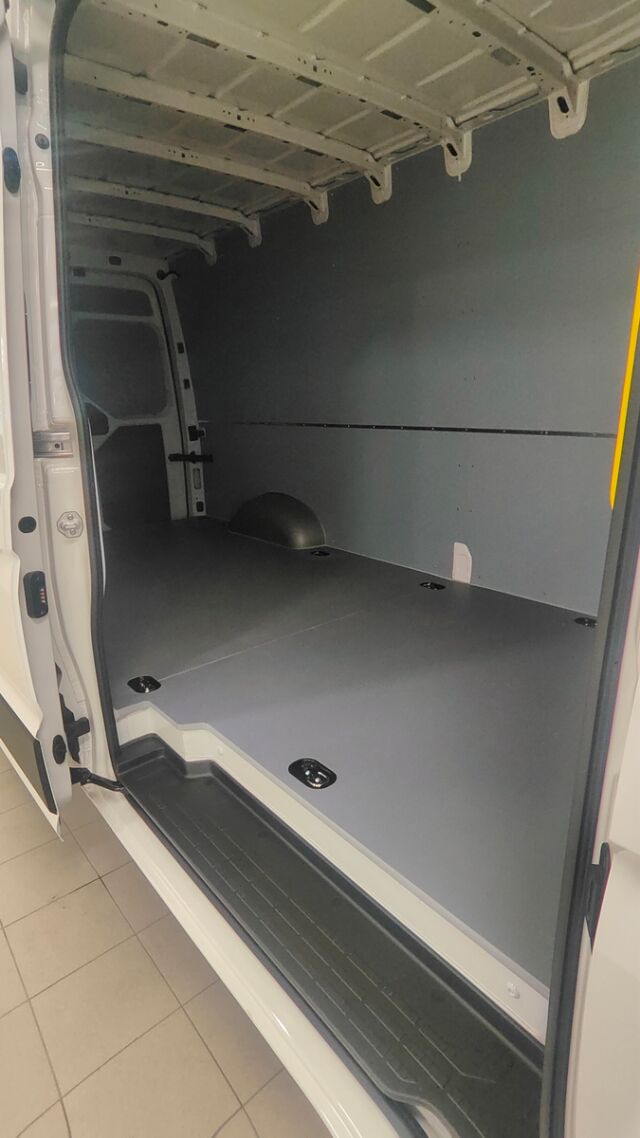 Volkswagen Crafter 2026 35 umpipakettiauto 2,0 TDI 130 kW 4Motion 8at, 4490