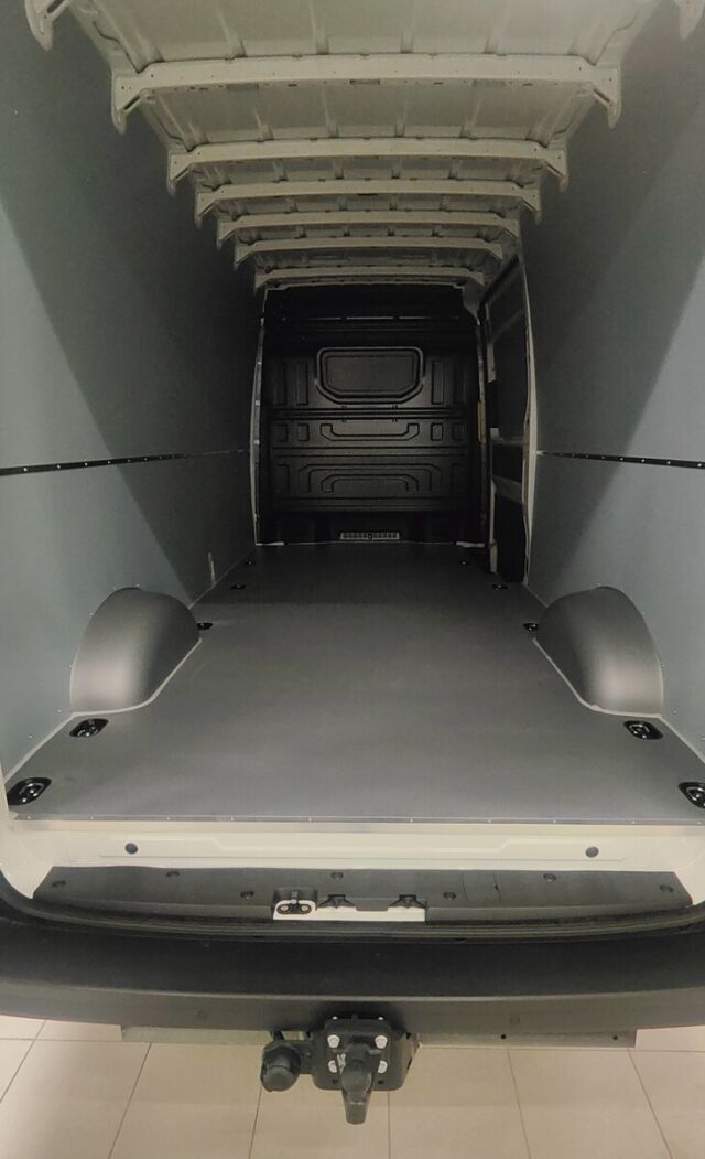 Volkswagen Crafter 2026 35 umpipakettiauto 2,0 TDI 130 kW 4Motion 8at, 4490