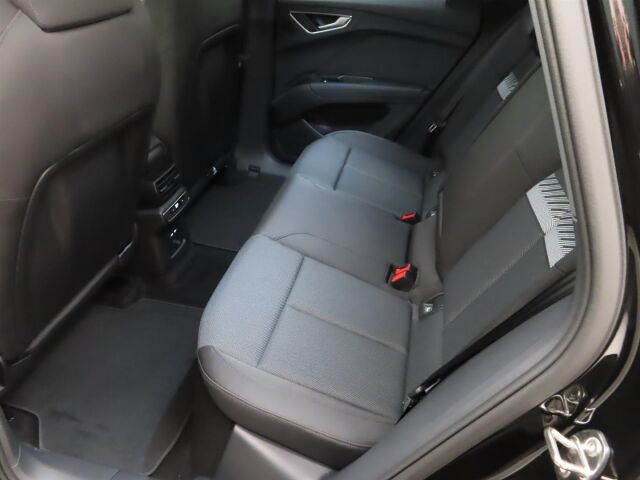 Audi Q4 e-tron 2026 45 e-tron quattro Vorsprung Edition.