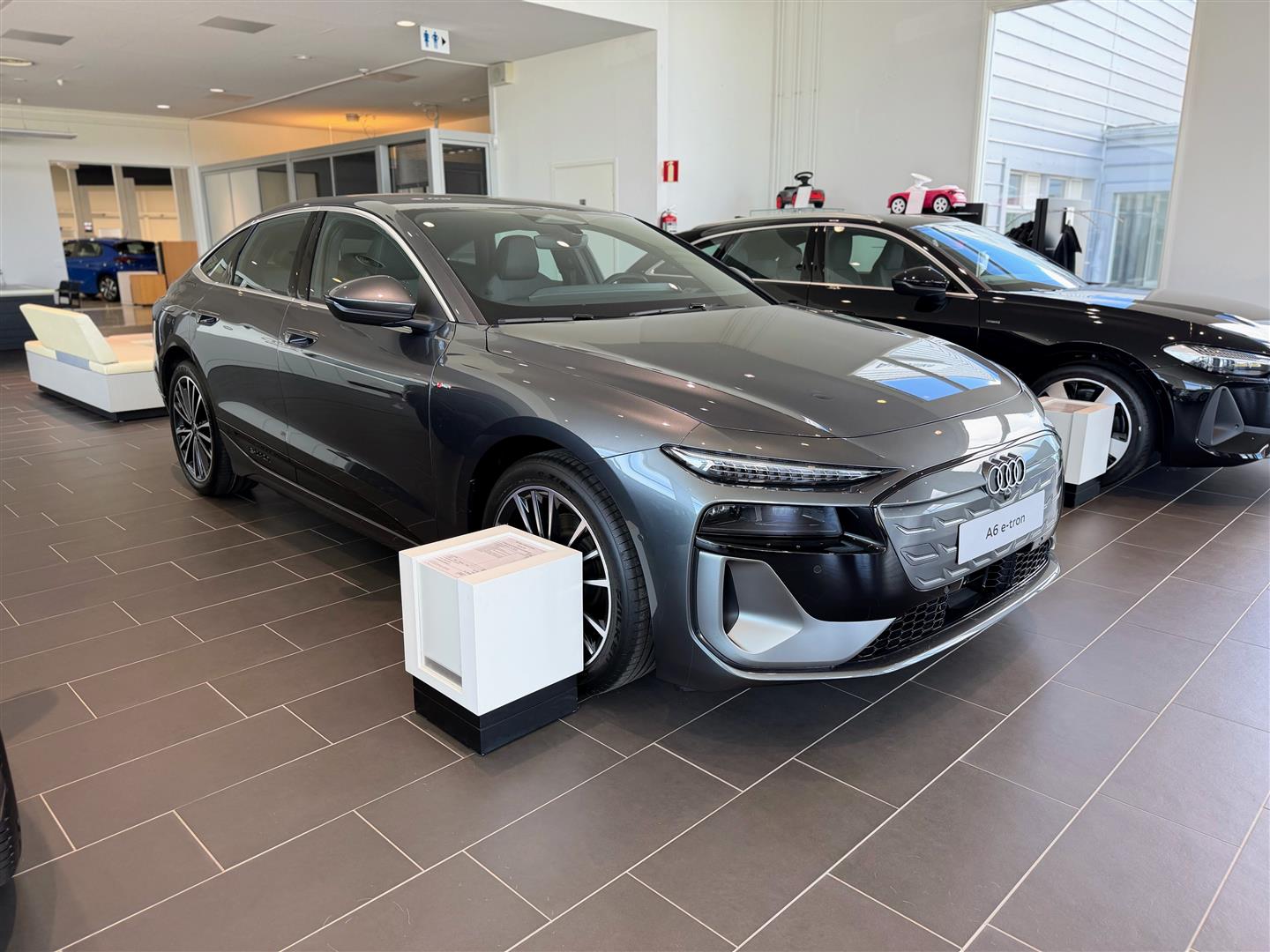 Audi A6 e-tron Sportback S-Line 2026, kuva 2/12