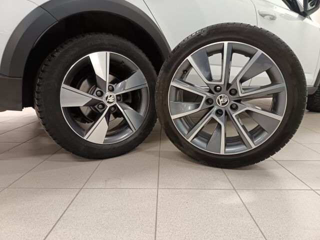 SKODA Octavia 2020 Combi 2,0 TSI 190 4x4 Scout BusinessLine DSG Autom.