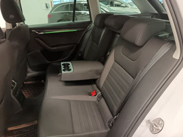 SKODA Octavia 2020 Combi 2,0 TSI 190 4x4 Scout BusinessLine DSG Autom.