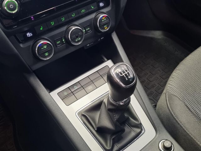 SKODA Octavia 2013 Combi 1,4 TSI Elegance