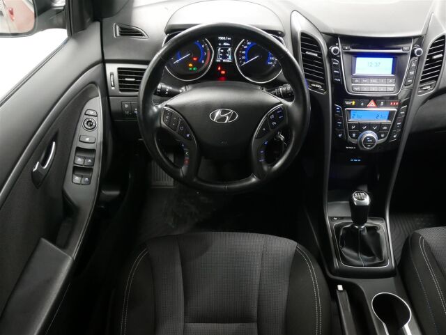HYUNDAI i30 5d 2016 1,6 6MT ISG GO!
