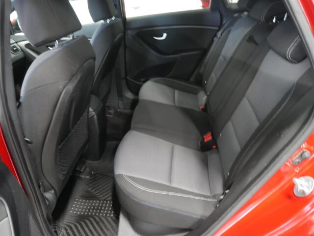 HYUNDAI i30 5d 2016 1,6 6MT ISG GO! 1-omisteinen, siisty yksilö!
