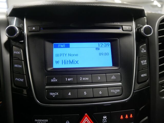 HYUNDAI i30 5d 2016 1,6 6MT ISG GO!