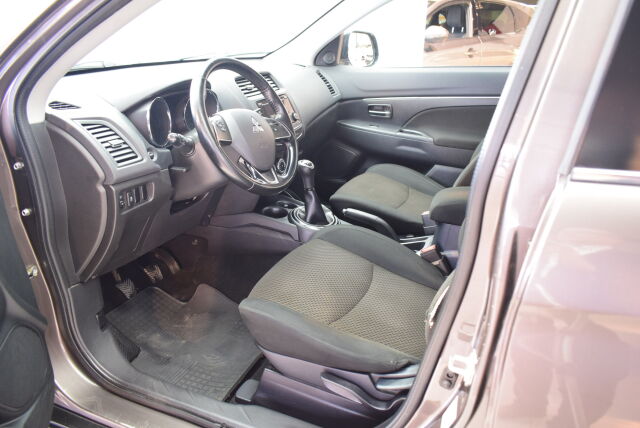 MITSUBISHI ASX 2016 1,6 MIVEC Invite 5MT