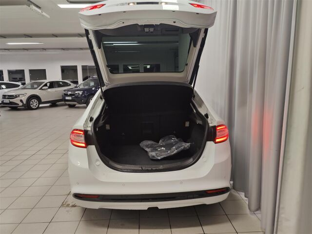 FORD Mondeo 2016 1,5 EcoBoost 160hv A6 Titanium 5D