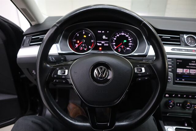 VOLKSWAGEN Passat 2017 Variant Comfortline 2,0 TDI 110 kW (150 hv) DSG-automaatti