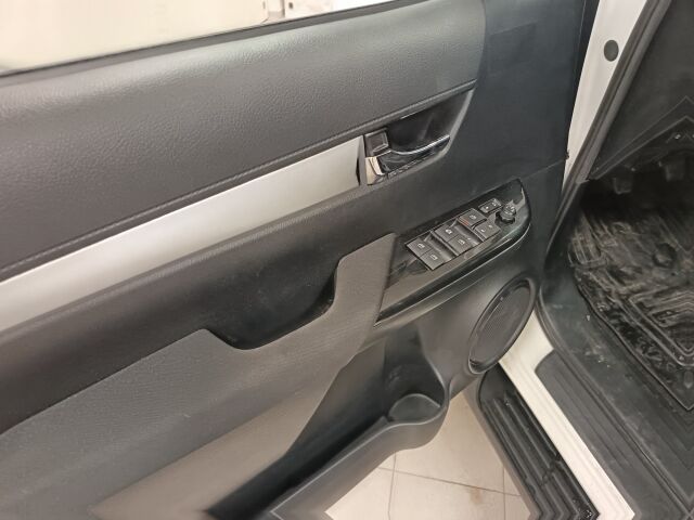 TOYOTA Hilux 2017 Double Cab 2,4 D-4D 150 4WD Active 2-paikkainen