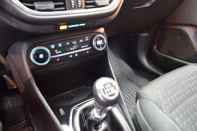 FORD Fiesta 2017 1,0 EcoBoost 100hv M6 Titanium 5-ovinen