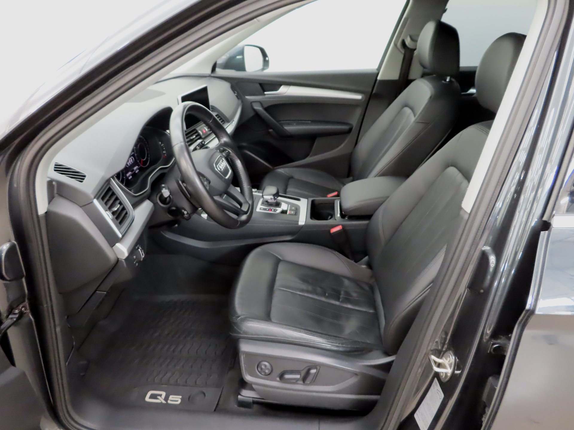 Audi Q5 2017, kuva 6/9