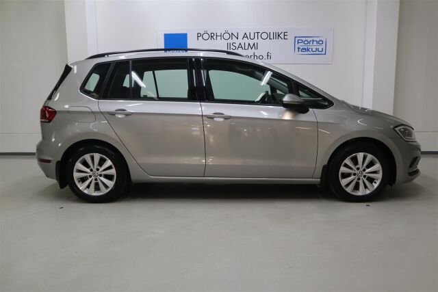 VOLKSWAGEN Golf Sportsvan 2018 Comfortline 1,5 TSI EVO 96 kW (130 hv) DSG-automaatti Football Edition