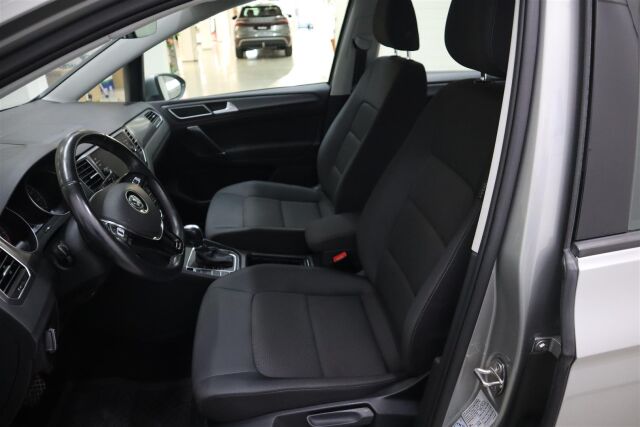 VOLKSWAGEN Golf Sportsvan 2018 Comfortline 1,5 TSI EVO 96 kW (130 hv) DSG-automaatti Football Edition