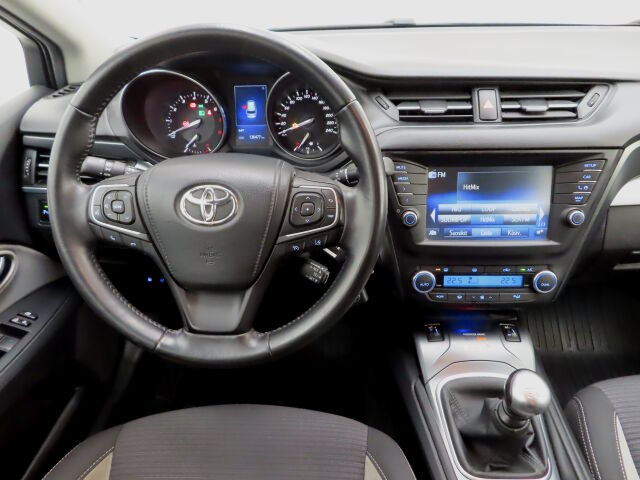 Toyota Avensis 2018 1,8 Valvematic Active Edition Touring Sports