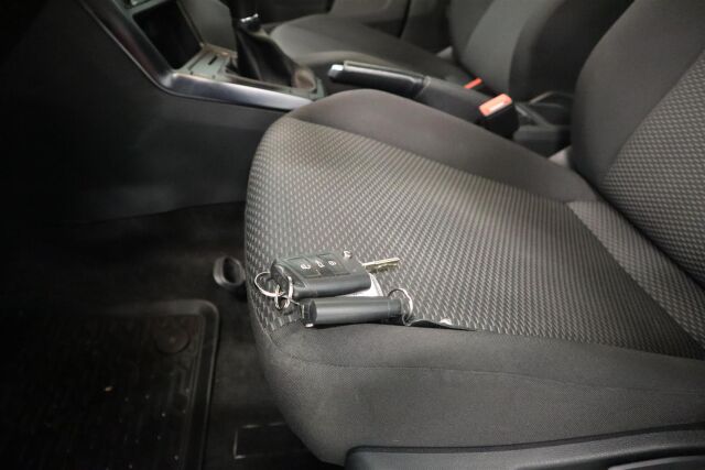 VOLKSWAGEN Polo 2021 1,0 59 kW