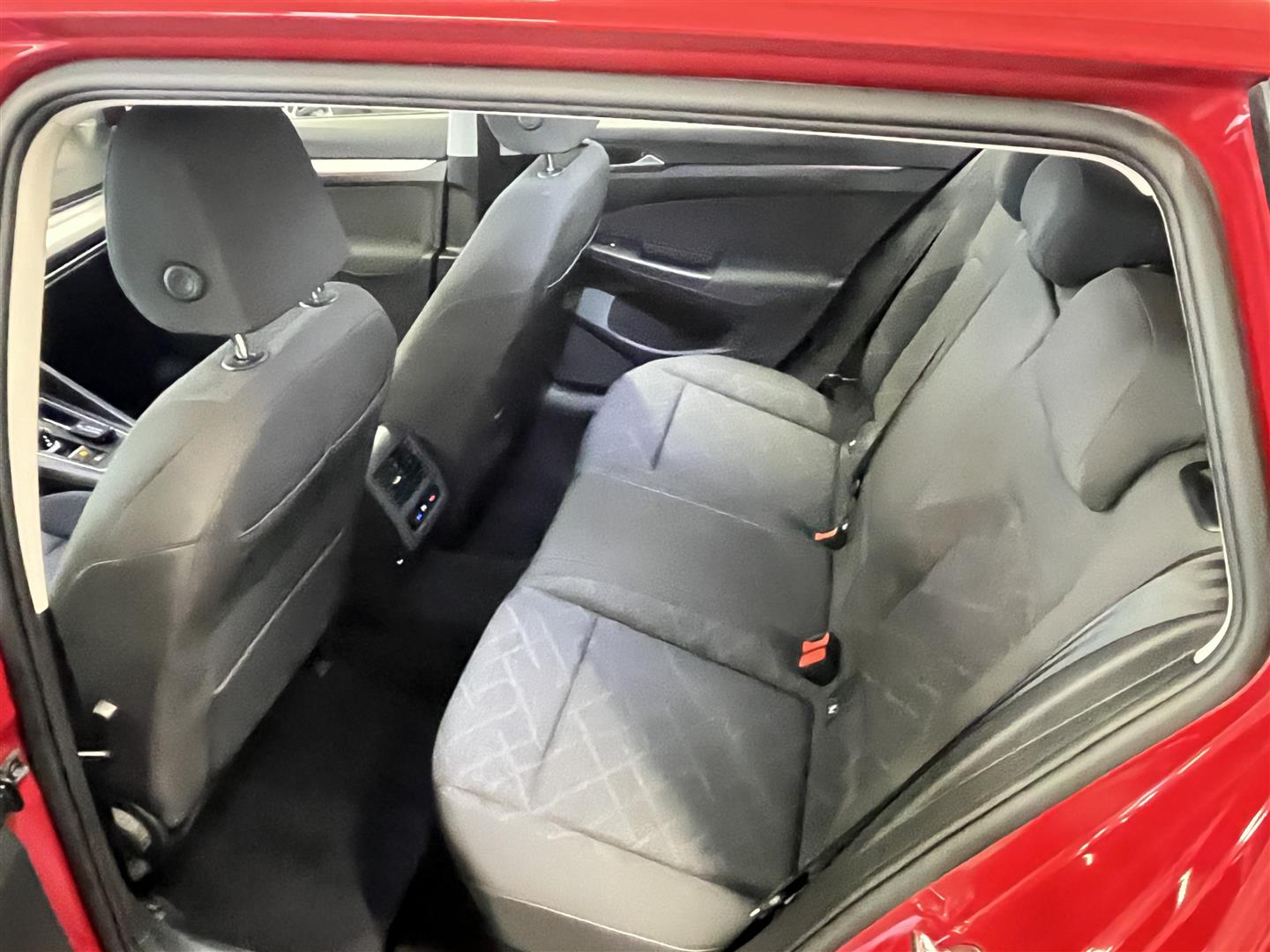 Volkswagen Golf 2020, kuva 6/24