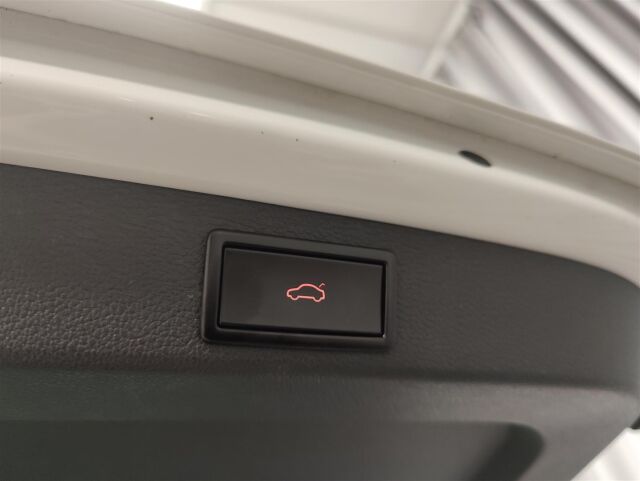 SKODA Superb 2021 Combi 1,4 TSI PHEV Style iV DSG Autom. Webasto,koukku,Canton,Navi,kamera