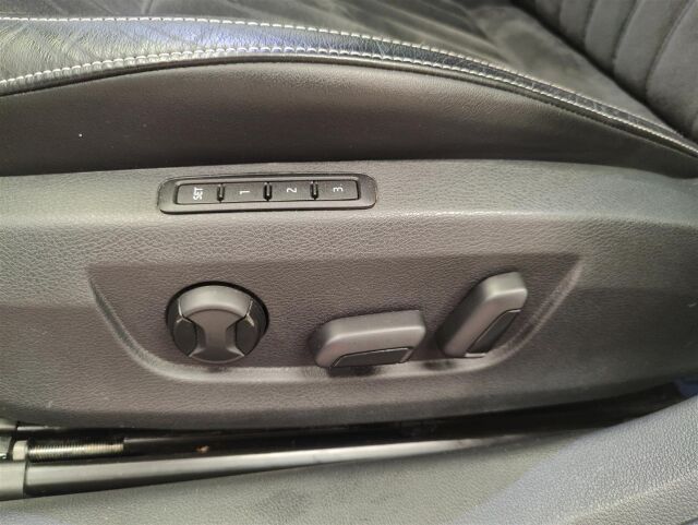 SKODA Superb 2021 Combi 1,4 TSI PHEV Style iV DSG Autom. Webasto,koukku,Canton,Navi,kamera