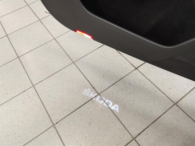 SKODA Superb 2021 Combi 1,4 TSI PHEV Style iV DSG Autom. Webasto,koukku,Canton,Navi,kamera