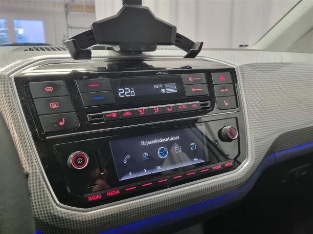 VOLKSWAGEN up! 2021 e-up! Style 61 kW automaatti, akku 36,8 kWh / P-Kamera / Vakionopeudensäädin / Tutka
