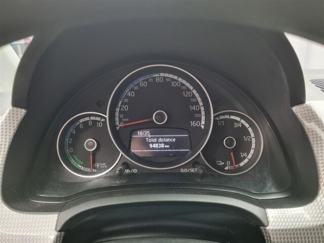 VOLKSWAGEN up! 2021 e-up! Style 61 kW automaatti, akku 36,8 kWh / P-Kamera / Vakionopeudensäädin / Tutka
