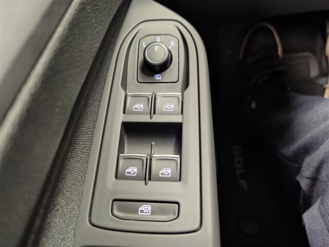 VOLKSWAGEN Golf 2021 Variant 1,0 eTSI (MHEV) 81 kW DSG-automaatti  * ACC / Webasto / Navi *