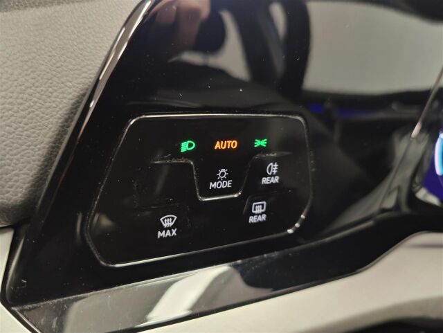 VOLKSWAGEN Golf 2021 Variant 1,0 eTSI (MHEV) 81 kW DSG-automaatti  * ACC / Webasto / Navi *