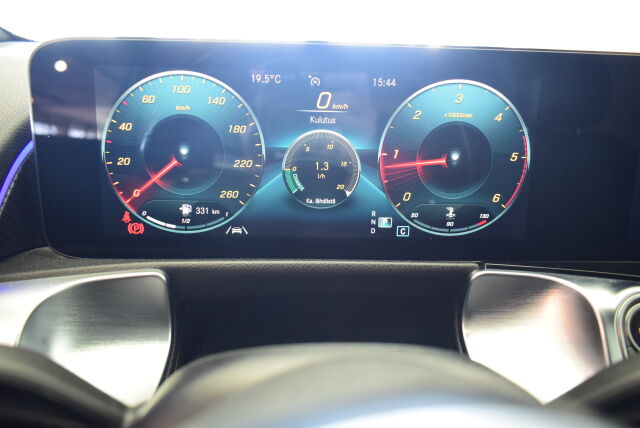 MERCEDES-BENZ GLB 2021 200 d 4MATIC A Business AMG * 7-PAIKKAINEN ! *