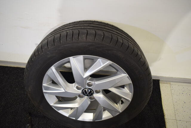 VOLKSWAGEN Tiguan 2021 Style 2,0 TDI SCR 110 kW 4MOTION DSG-automaatti* Kauko-Webasto, Harman Kardon-äänentoisto*