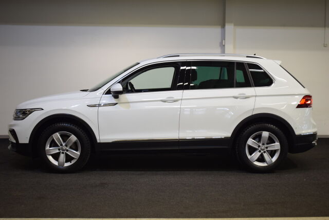 VOLKSWAGEN Tiguan 2021 Style 2,0 TDI SCR 110 kW 4MOTION DSG-automaatti* Kauko-Webasto, Harman Kardon-äänentoisto*