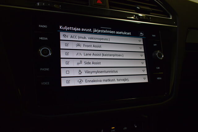 VOLKSWAGEN Tiguan 2021 Style 2,0 TDI SCR 110 kW 4MOTION DSG-automaatti* Kauko-Webasto, Harman Kardon-äänentoisto*
