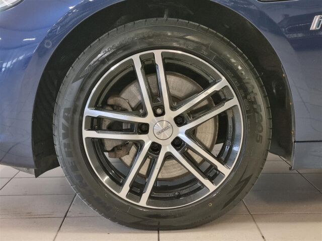 BMW 225 2016 F45 Active Tourer 225xe A Business Sport / ACC / Navi / Tutkat / HUD